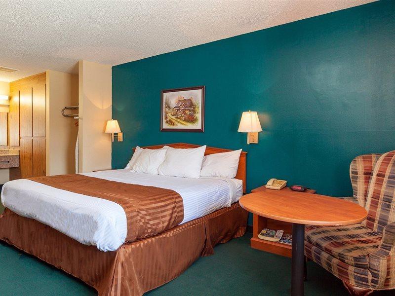 America'S Best Value Inn & Suites Bakersfield Central Екстер'єр фото